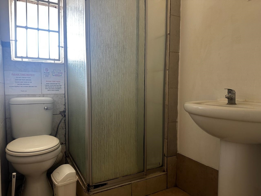 6 Bedroom Property for Sale in Brandwag Free State